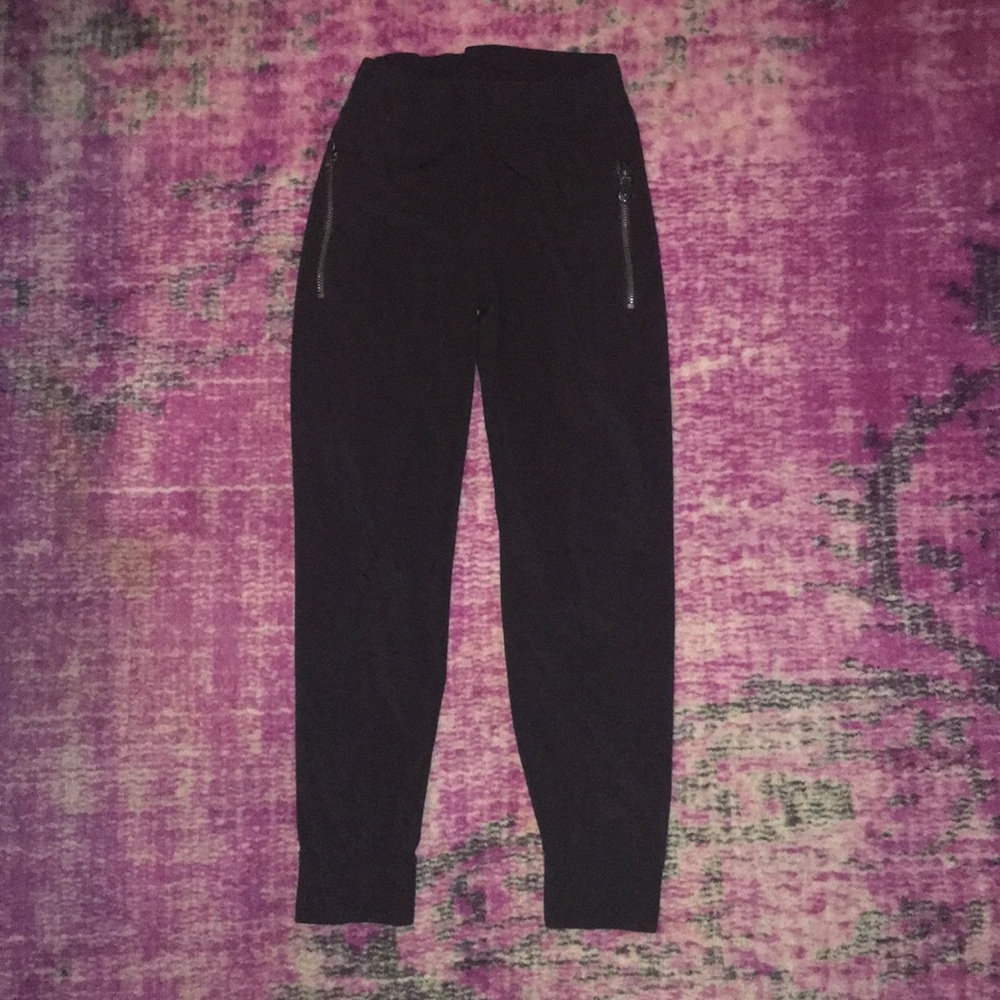 Ivviva joggers